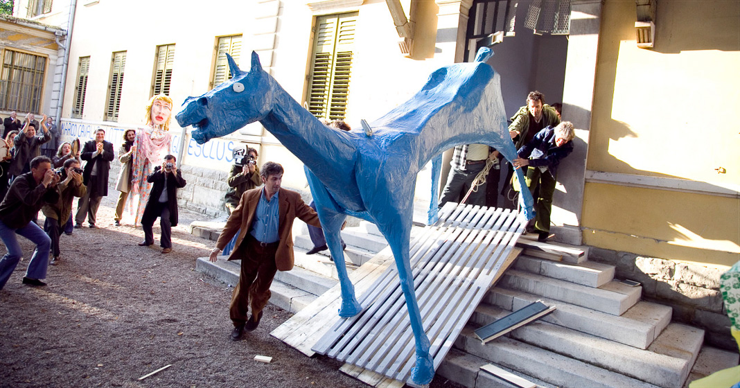 Marco Cavallo esce dal manicomio