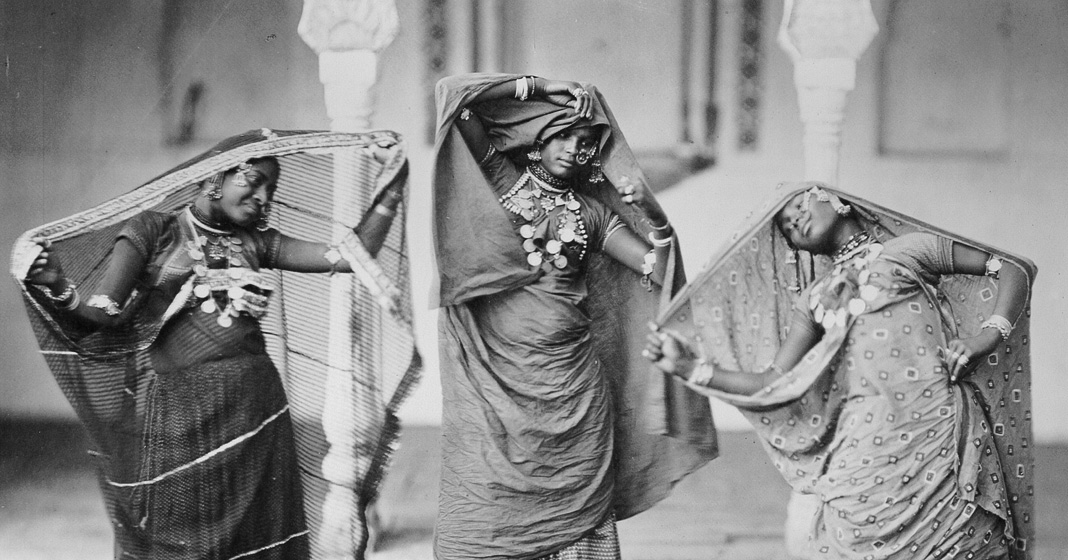 Nautch dancers in India, ca 1860-1870