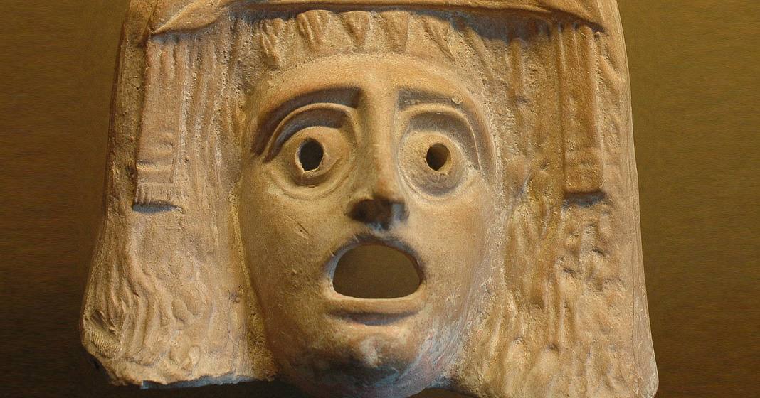 Maschera teatrale in terracotta